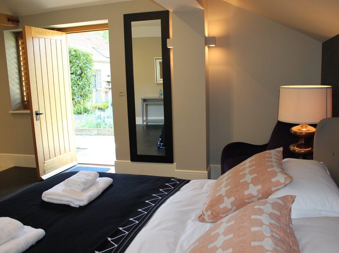 Chippenham Park Kitchen Garden Rooms主图
