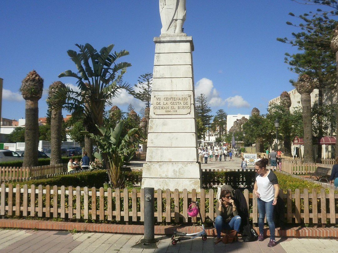 Monumento a Guzman El Bueno-塔里法必去景点
