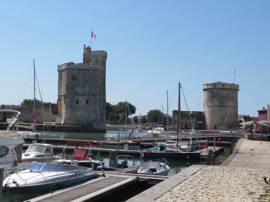 Porte des Deux Moulins-拉罗谢尔必去景点