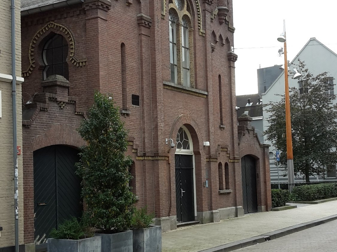 Helga Deen Garden & Tilburg Synagogue景点图片
