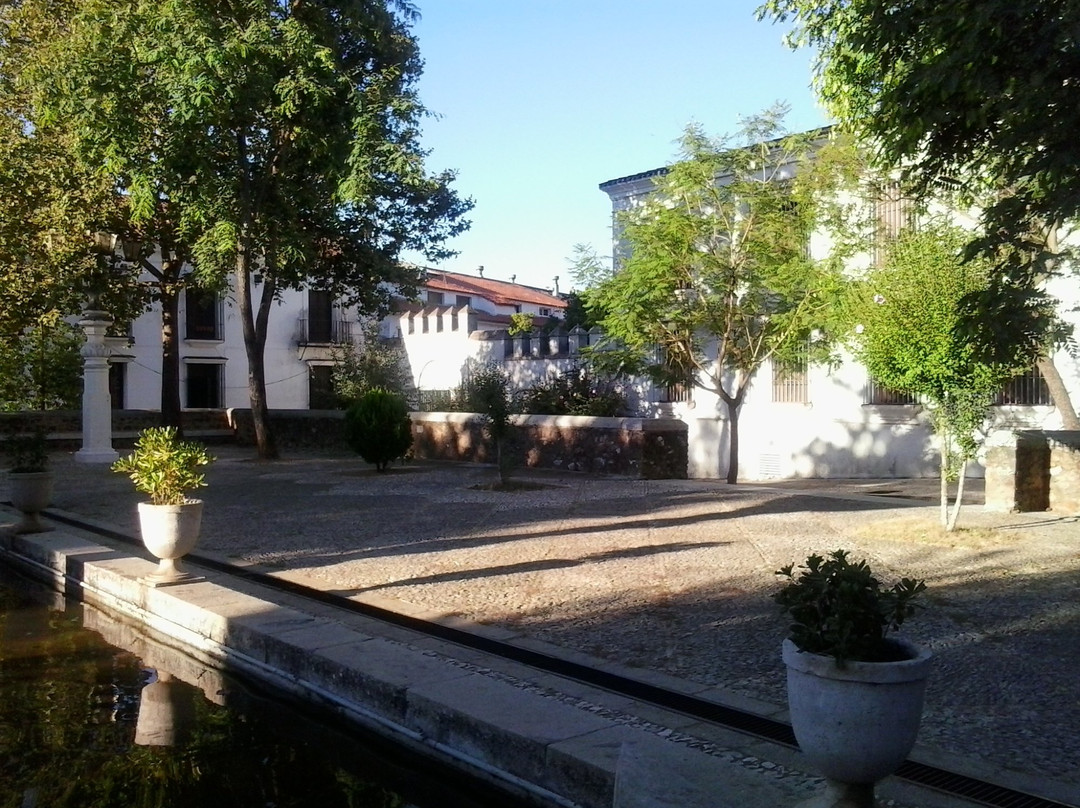 Plaza de Dona Elvira景点图片