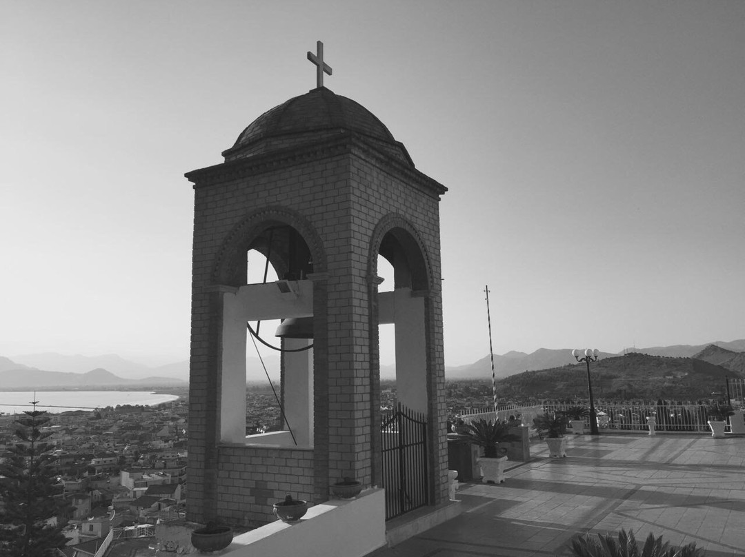 Ieros Naos Evaggelistria-Livadia必去景点