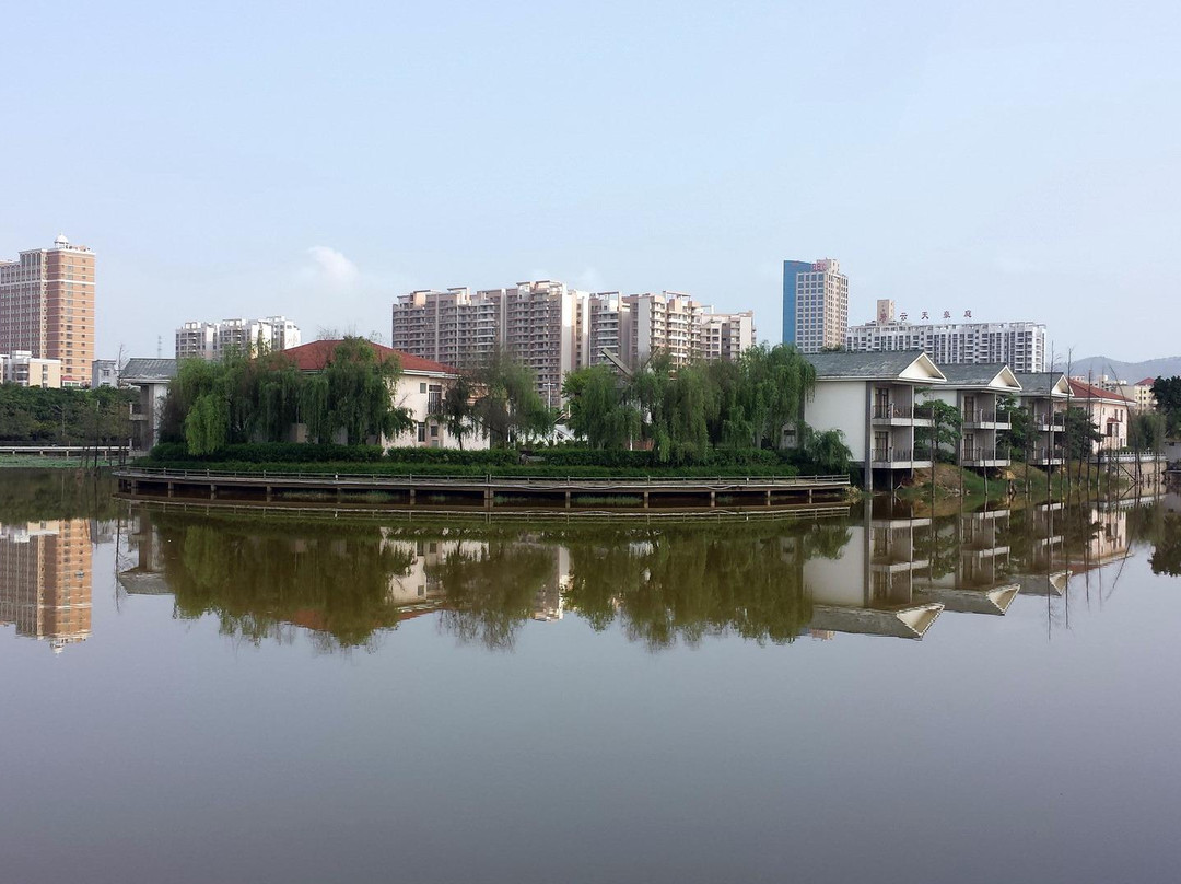 龙湖岛度假村主图