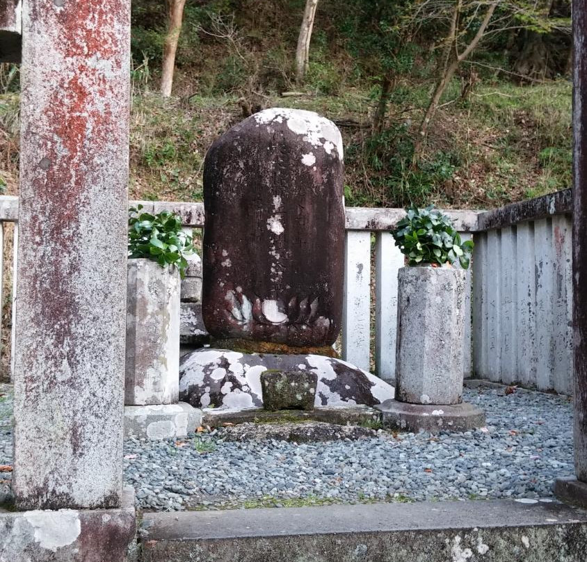 Grave of Minamotono Yoriie-伊豆市必去景点