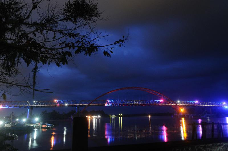 Kahayan Bridge-帕朗卡拉亚必去景点