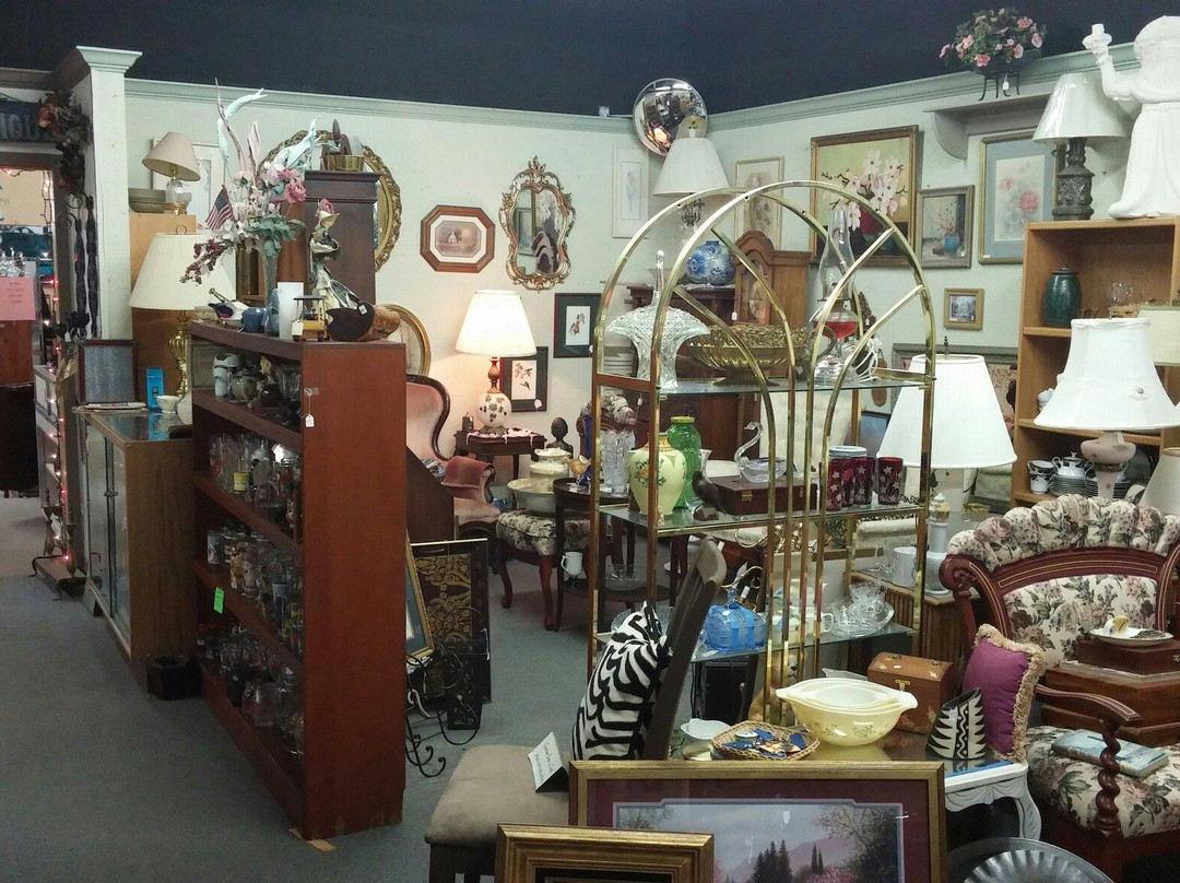 Apple Tree Antique Gallery-Bethany必去景点