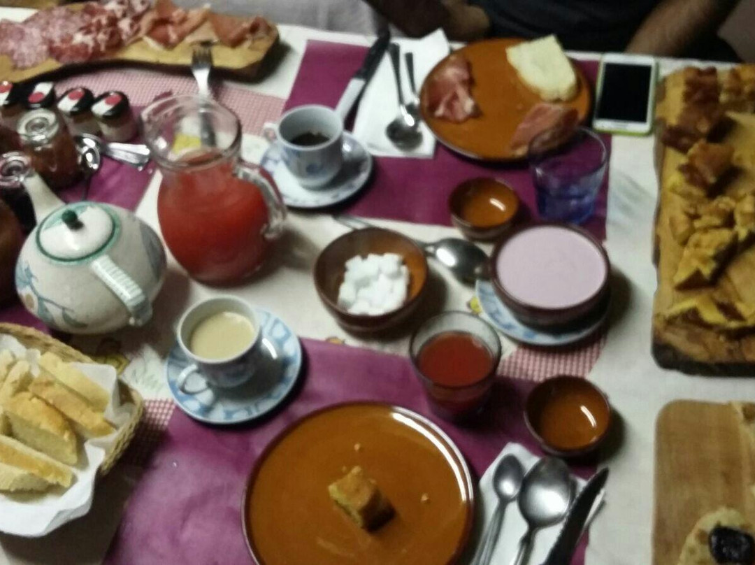 Serra Sant'Abbondio酒店住宿-La tana B&b