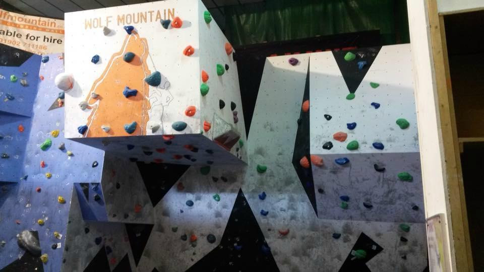 Perton旅游景点-Wolf Mountain Indoor Climbing and Caving Centre
