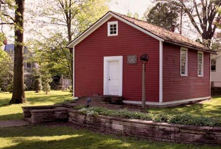 Little Red Schoolhouse景点图片