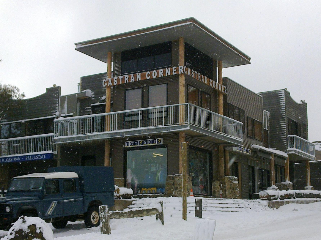 Hoys Dinner Plain Ski Shop景点图片