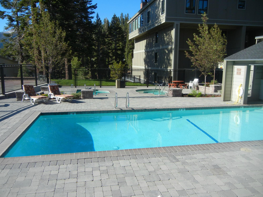 1849 Mountain Rentals at Mammoth's Canyon Lodge