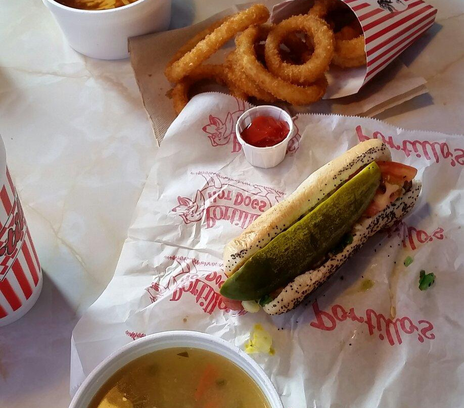 Addison餐馆和美食-Portillo's Addison