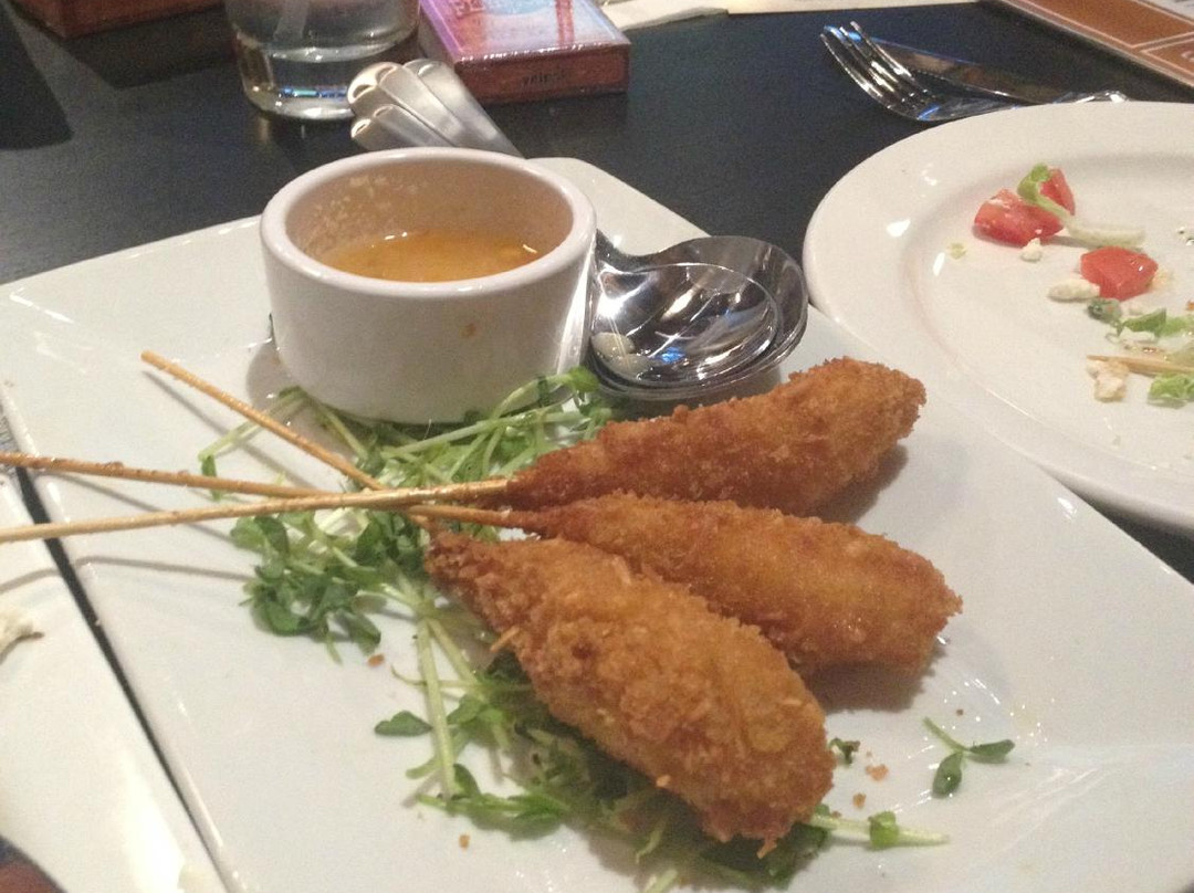 Sammy's Restaurant & Bar