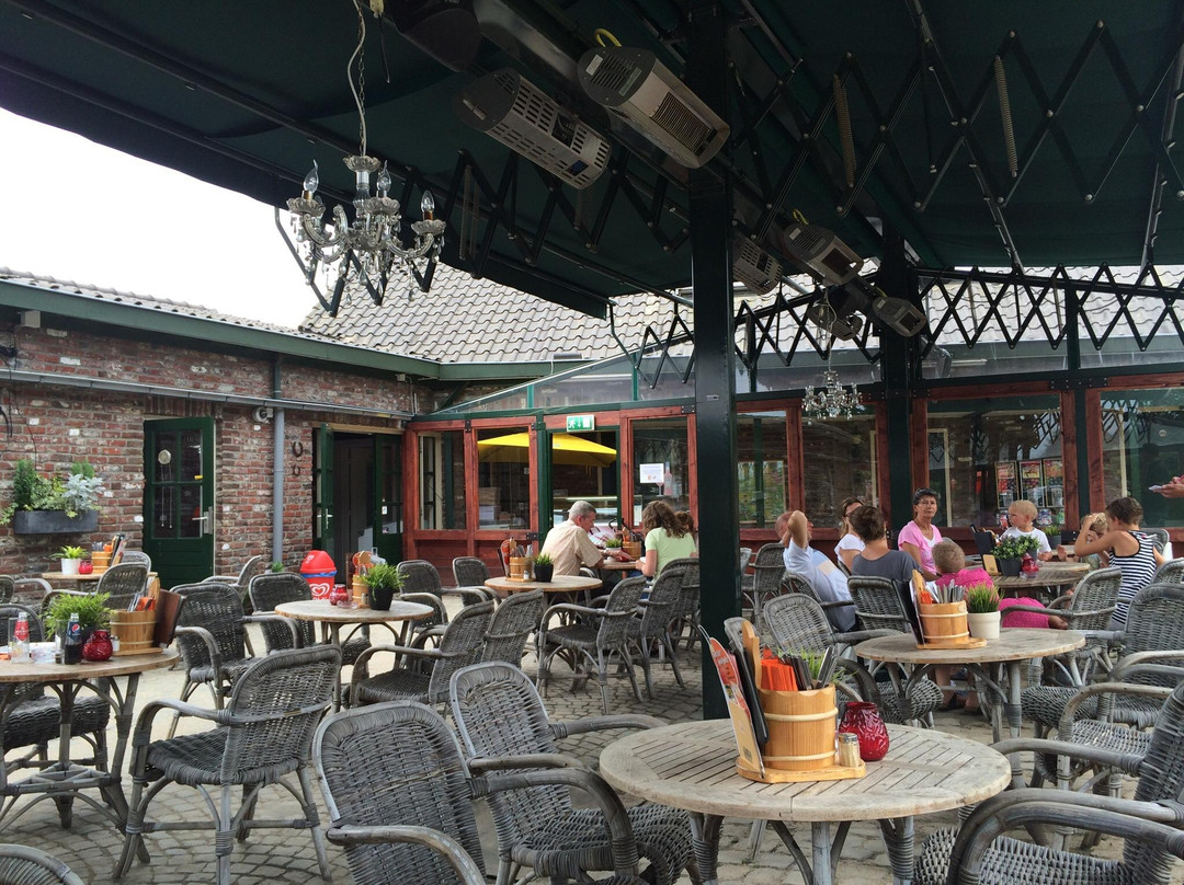 Sint Geertruid餐馆和美食-Brasserie De Dwaze Herder