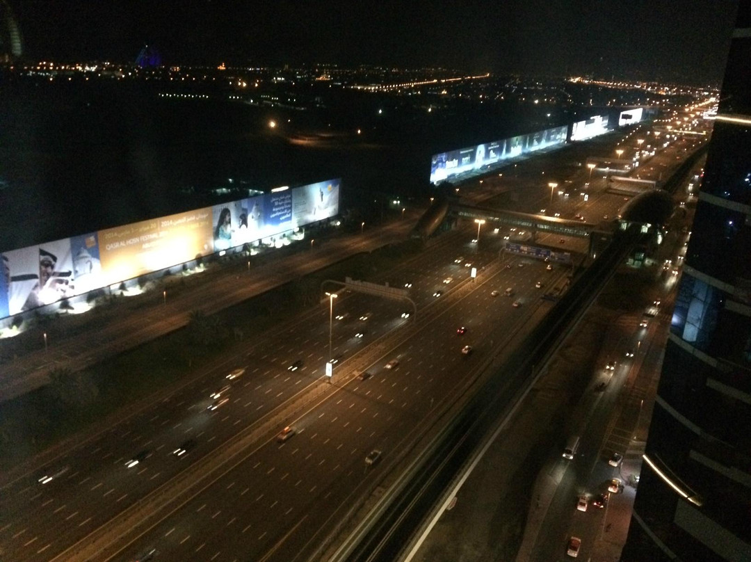 谢赫扎耶德路-迪拜必去景点