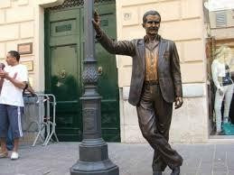 Statua del Commissario Montalbano-Porto Empedocle必去景点