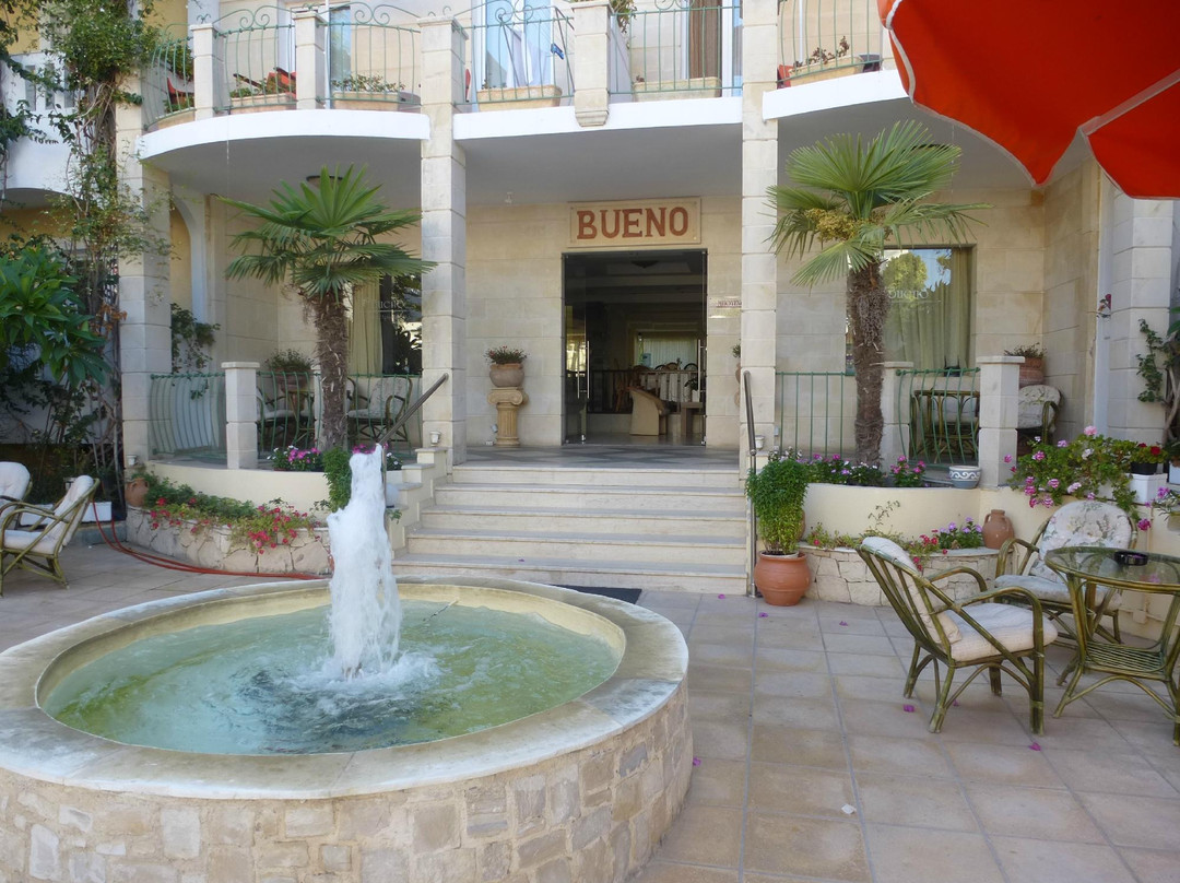 Hotel Bueno