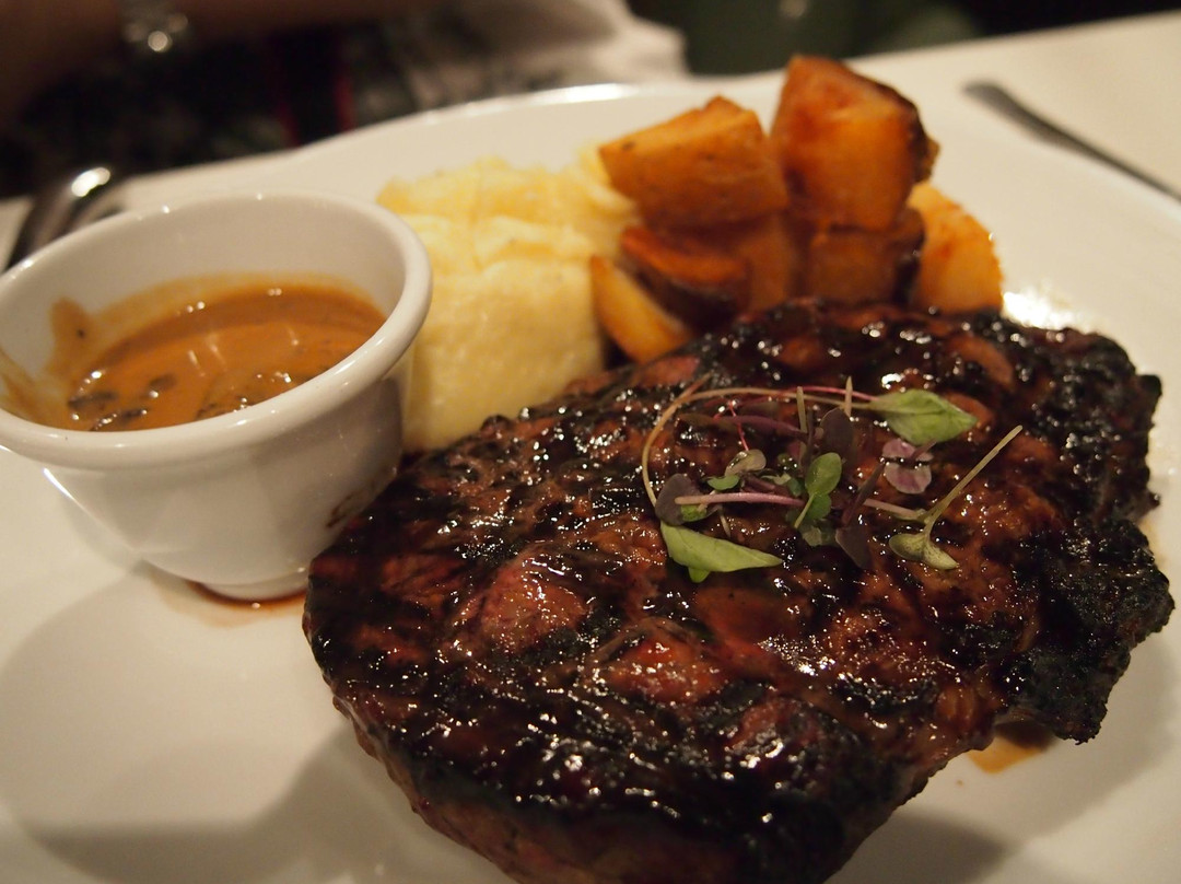 Waterline Restaurant @ Friday's Bar Restaurant Club