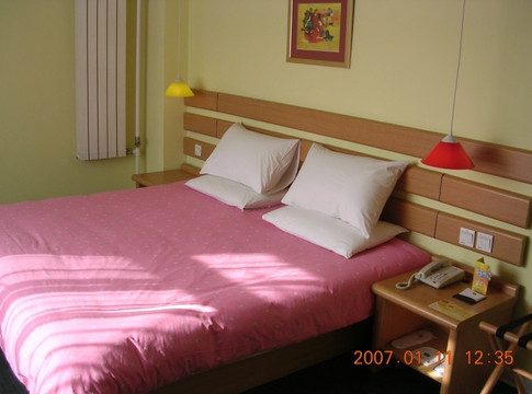 如家酒店·neo(大连中山广场地铁站天津街店)主图