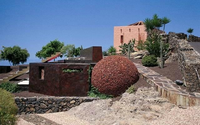 Mariposa-阿罗纳必去景点