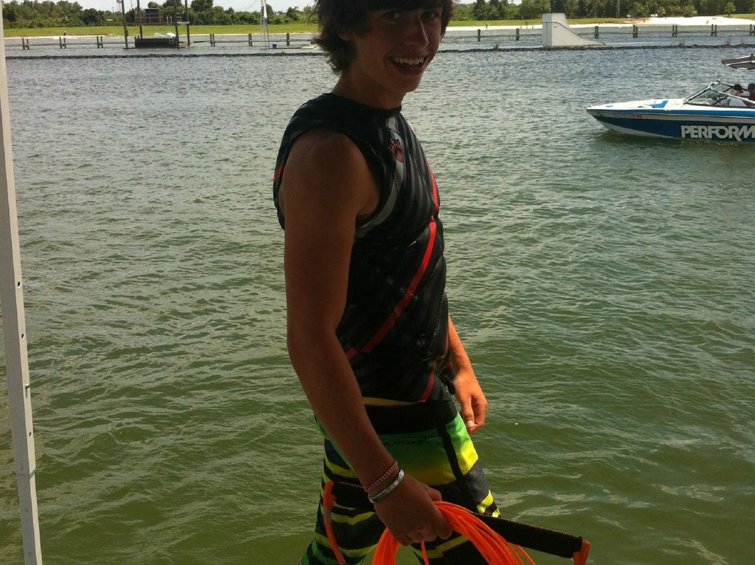 Chain Of Wakes-温特黑文必去景点