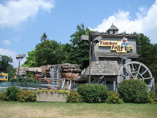 Timber Falls Adventure Golf-威斯康星峡谷必去景点