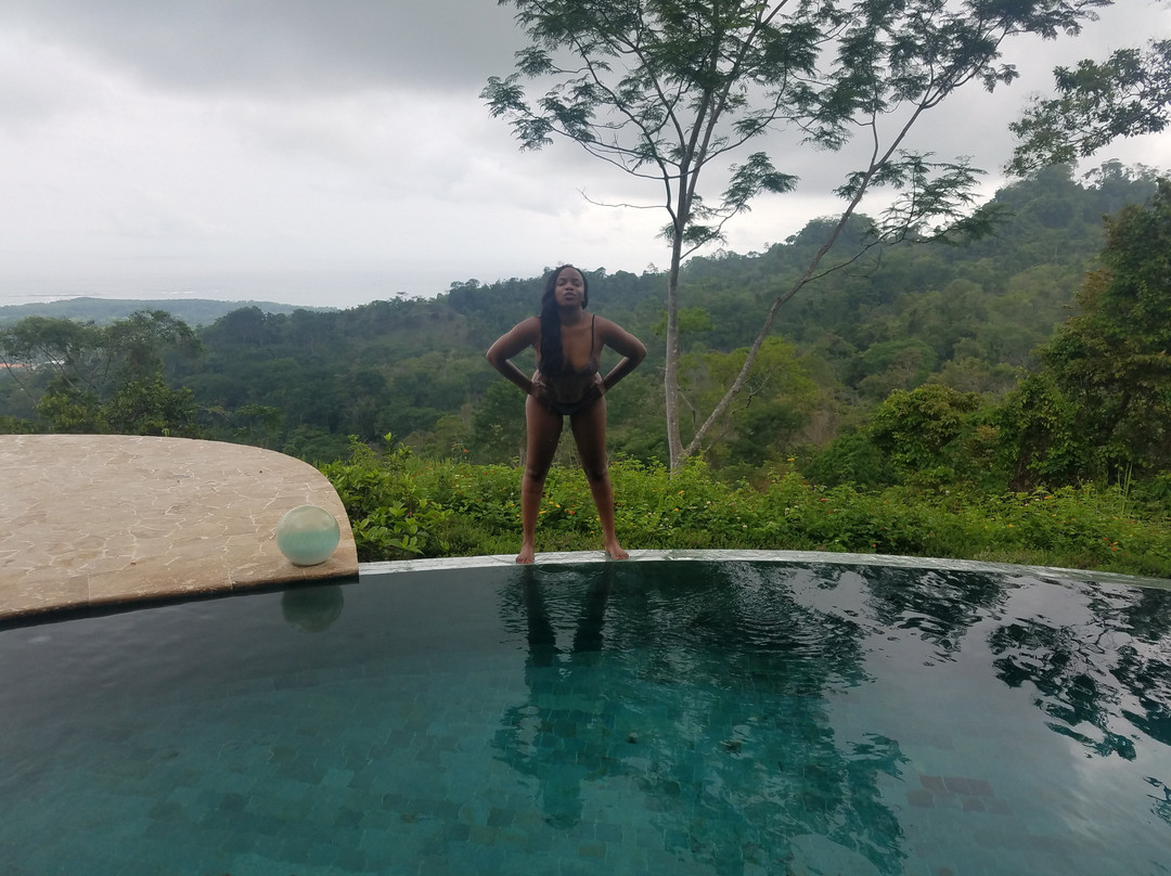 Golden Pineapple Villas主图