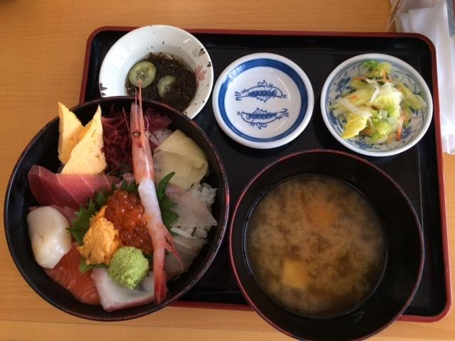 大津漁協直営市場食堂