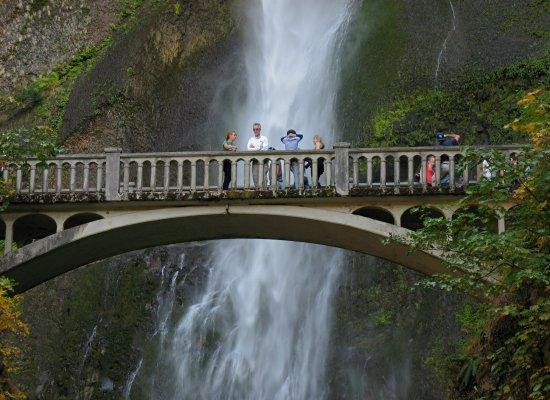 摩特诺玛瀑布-Bridal Veil必去景点