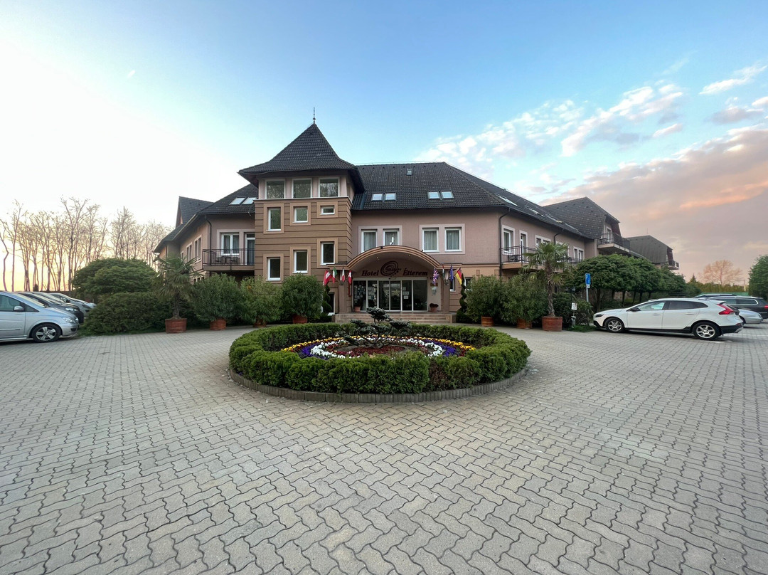 Granada Konferencia Wellness és Sport Hotel主图
