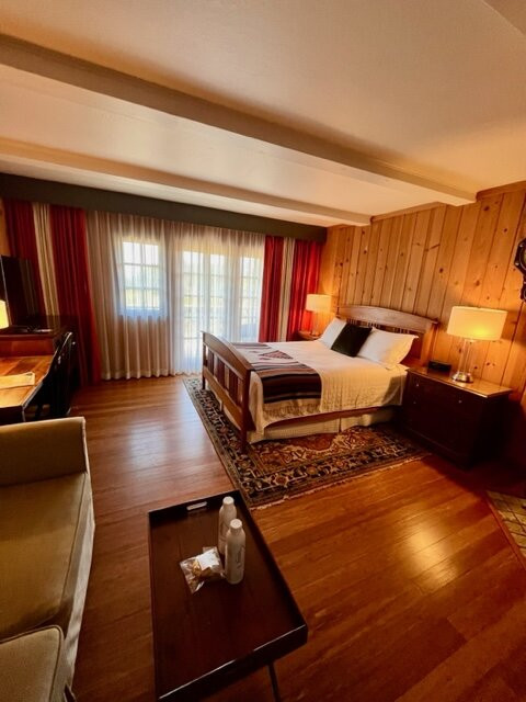 Stanford Inn & Resort主图