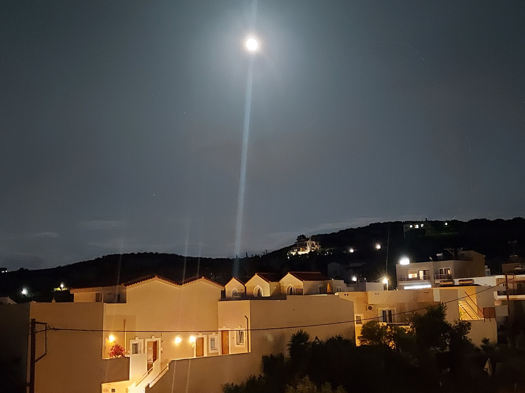 Sunrise Village Hotel主图