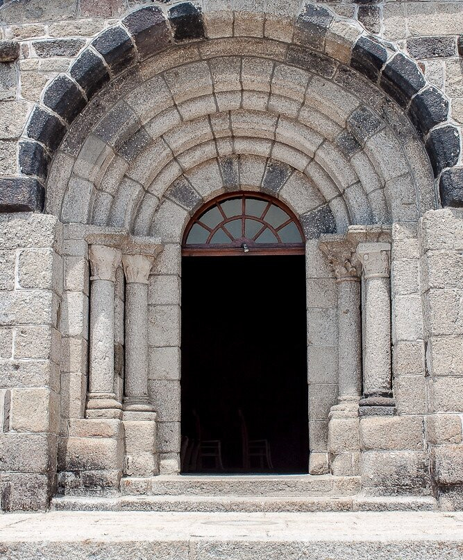 Eglise Sainte-Marie-Nasbinals必去景点