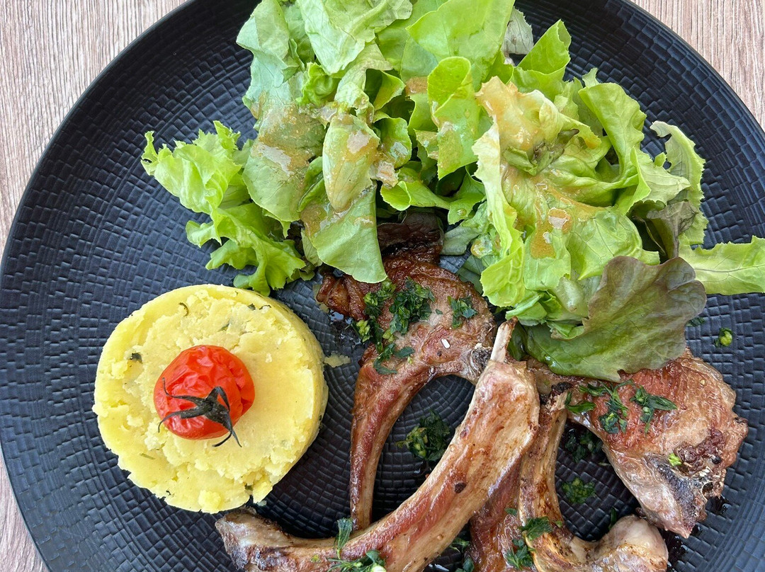 Hotel Restaurant le Chalet主图