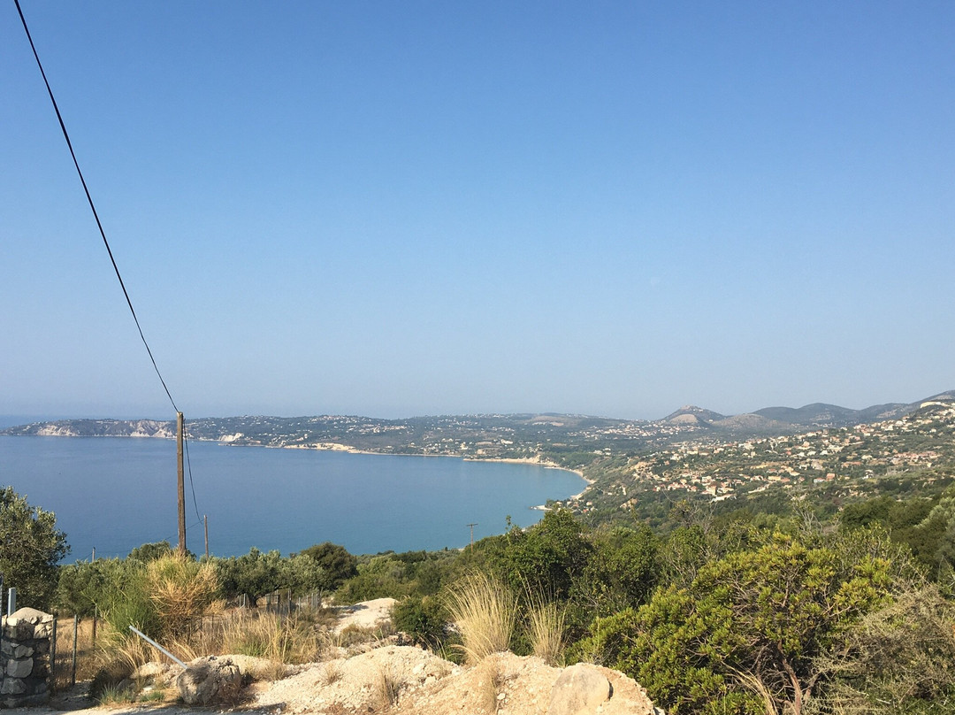 Lovides Village主图