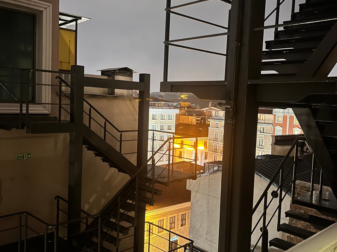 勒尼温泉酒店主图