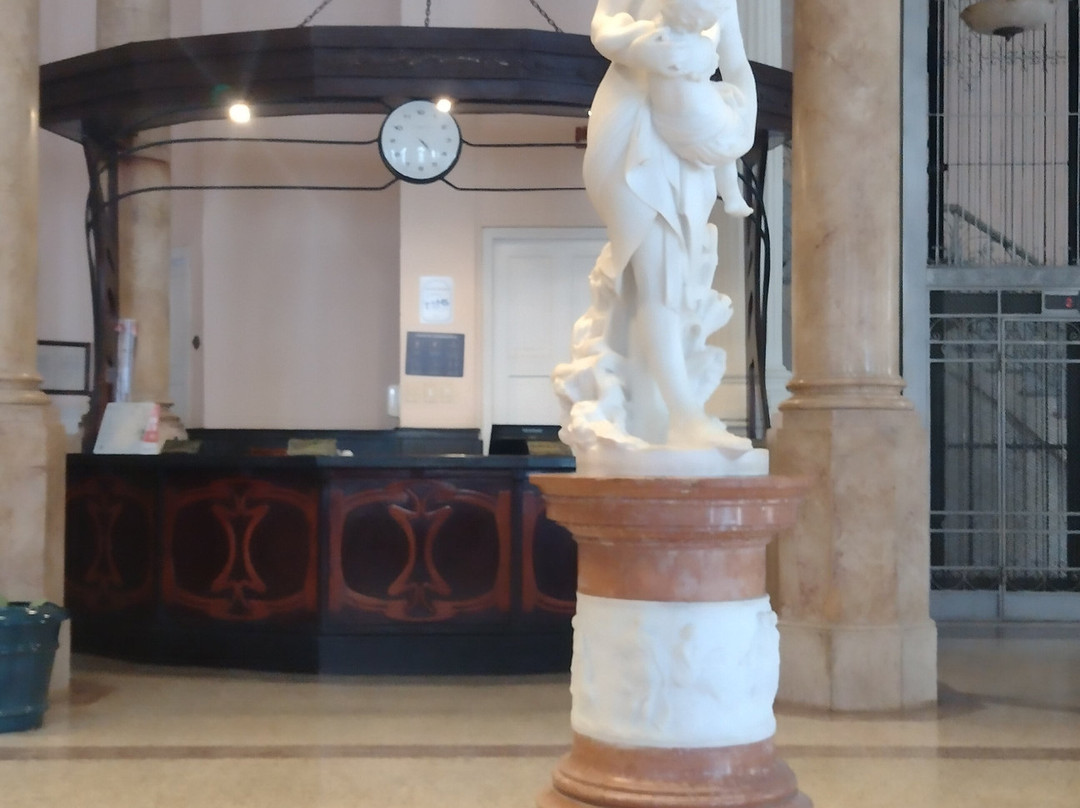 拉奎尔酒店主图