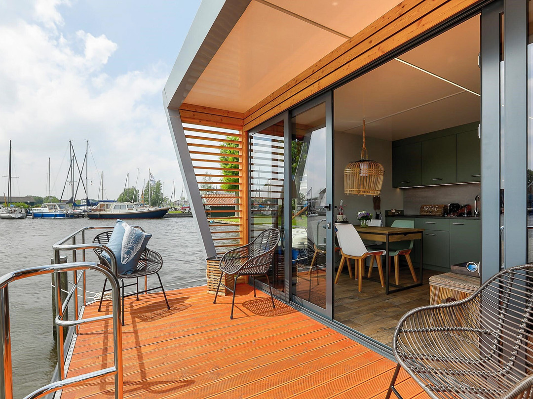Luxe Houseboat Skoft