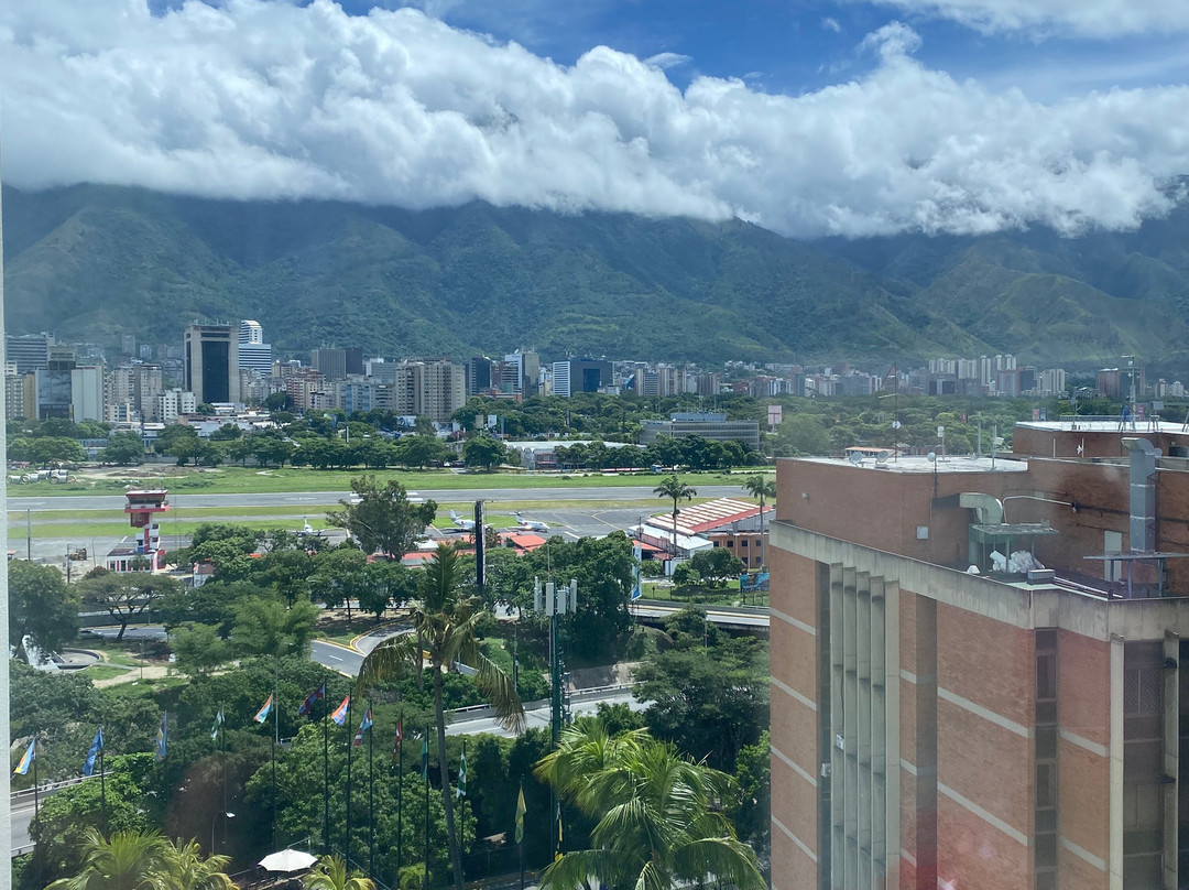 卡拉卡斯尤罗比尔丁套房酒店主图