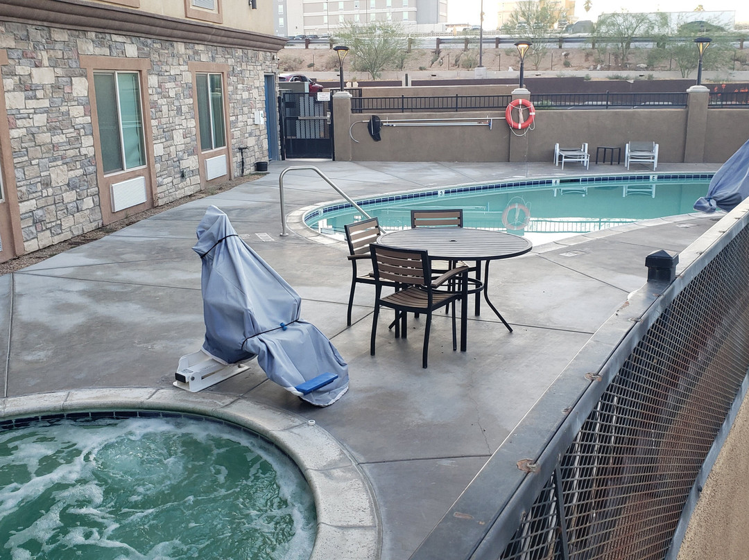 Best Western Plus New Barstow Inn & Suites主图