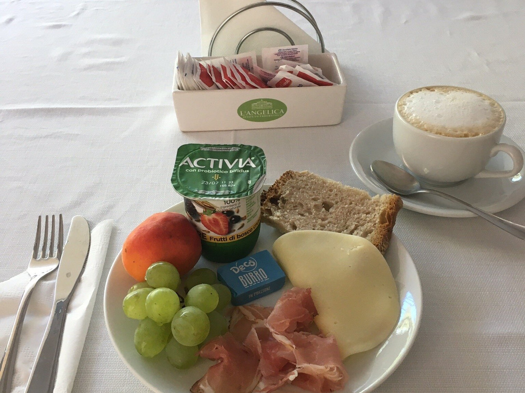 Fontana Vecchia Atina主图