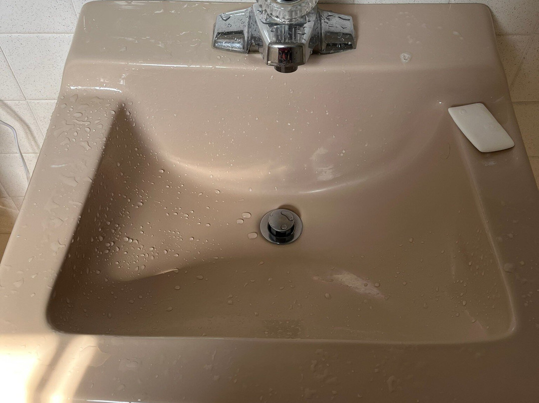 Holiday Hill Inn & Suites主图