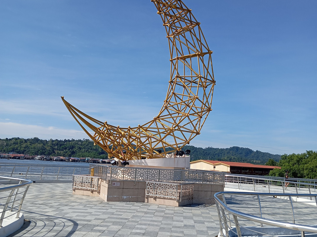 Sultan Omar Ali Saifuddien Pedestrian Bridge景点图片