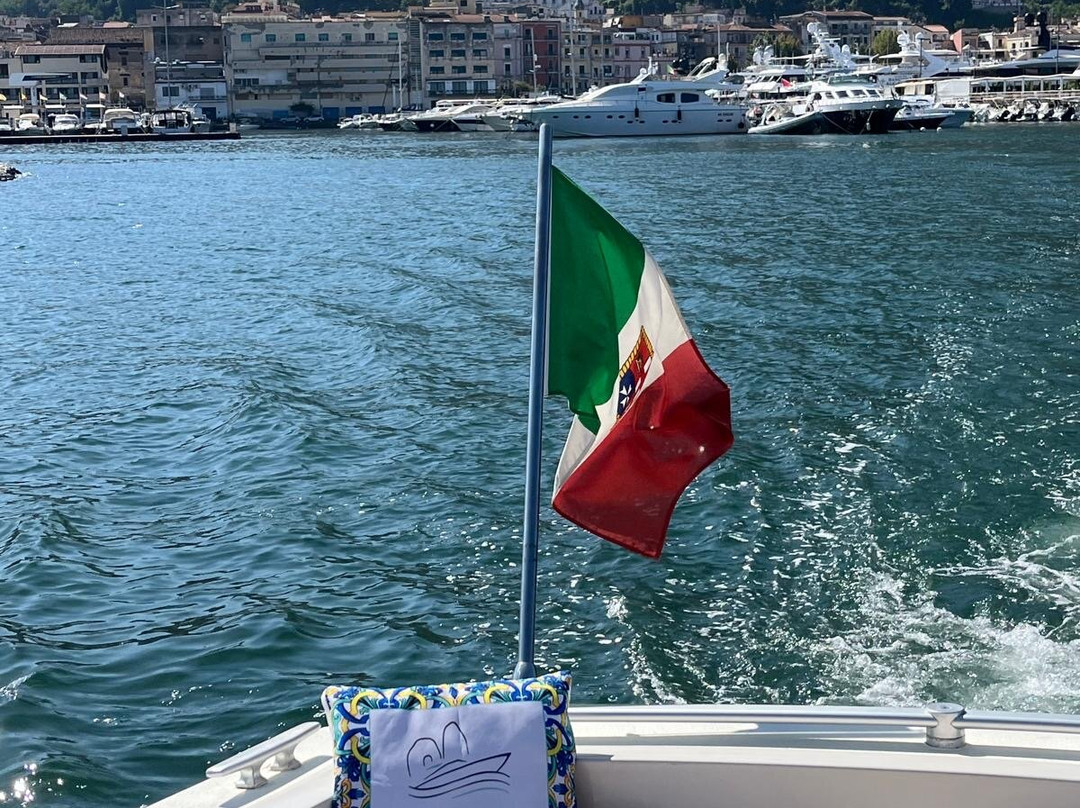 Capri Private Boat Tours-卡碧岛必去景点
