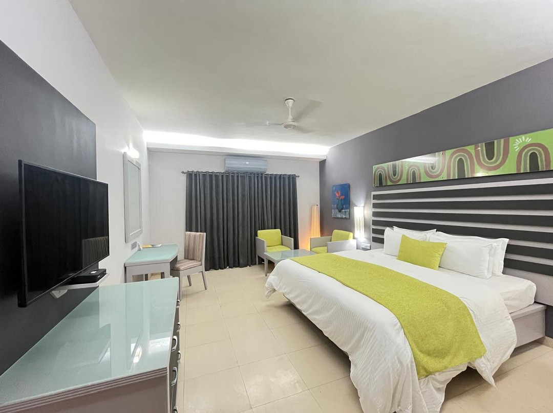 Regenta Baywatch Resort主图