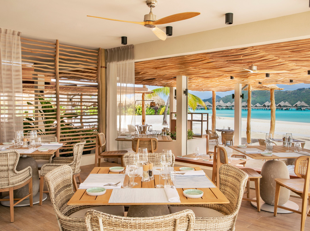 Varavara Restaurant | The Westin Bora Bora Resort & Spa