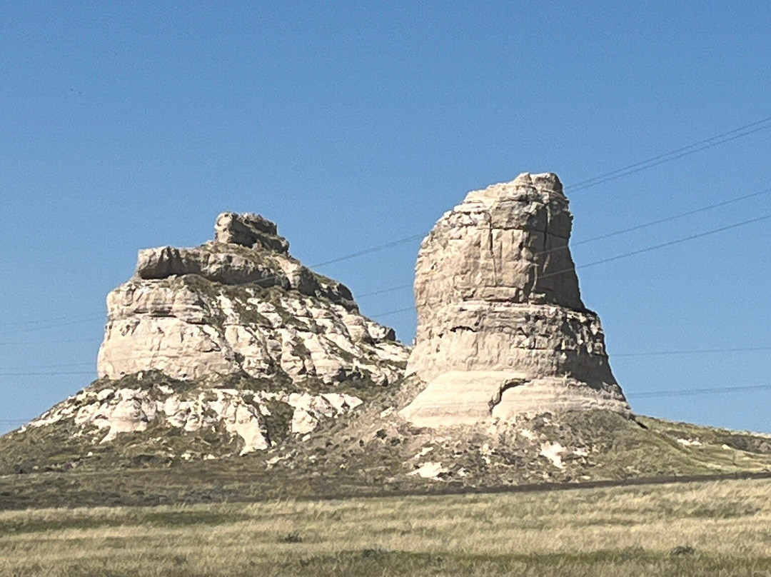 Courthouse and Jail Rocks-Bridgeport必去景点