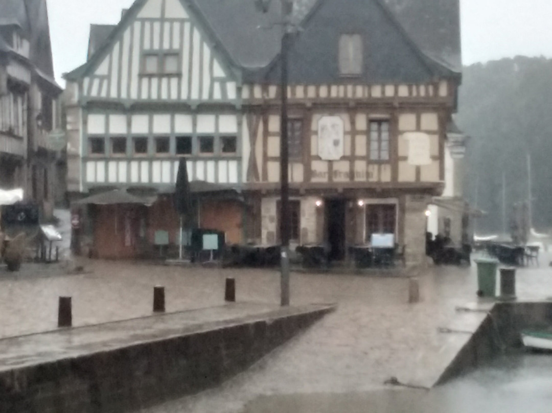 Port De St Goustan-欧赖必去景点