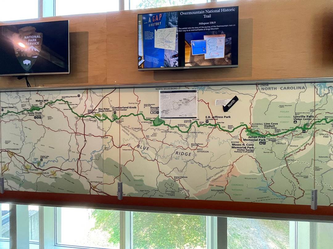 Blue Ridge Parkway Visitor Center景点图片
