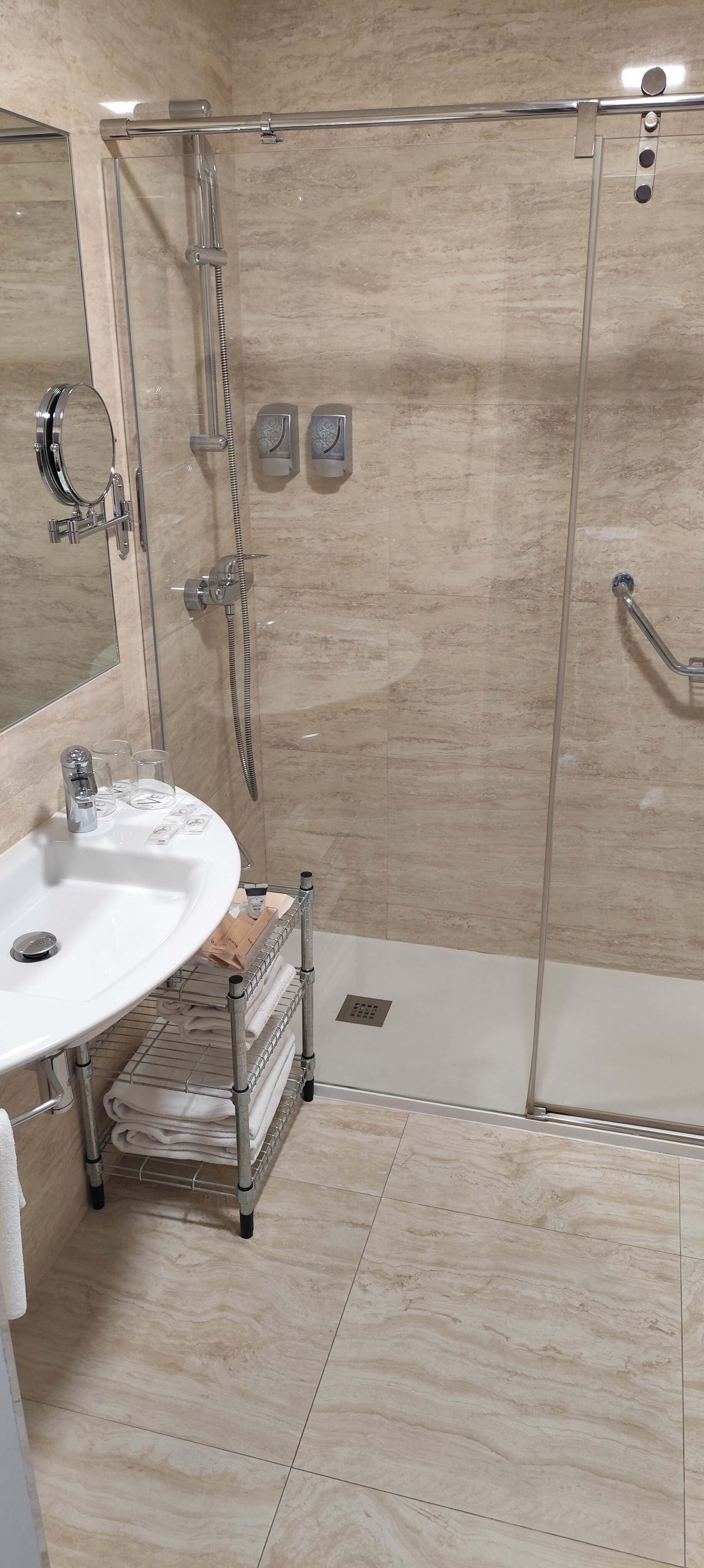 Hotel uVe Alcobendas-浴室